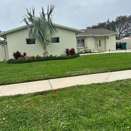 Freshly Remodeled 1970'S Single Story Villa North North Naples Buitenkant foto
